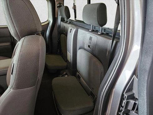 Used 2023 Nissan Frontier SV w/ SV Convenience Package RWD image 17