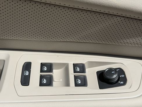 New 2026 Volkswagen Atlas SE FWD image 18