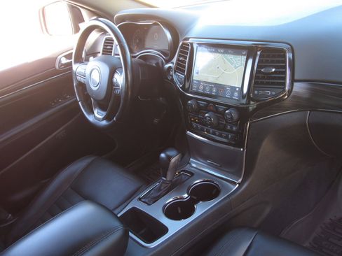 Used 2021 Jeep Grand Cherokee Limited X image 10
