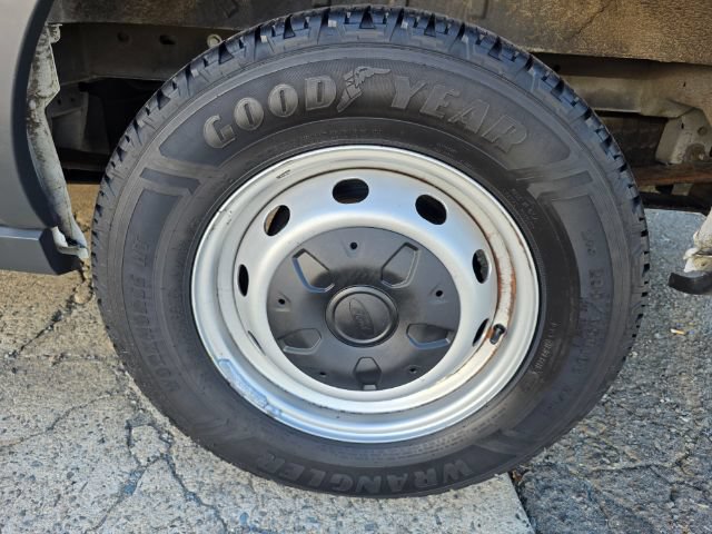 Used 2016 Ford Transit 150 130 Low Roof RWD image 17