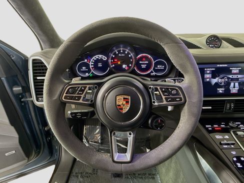 Used 2019 Porsche Cayenne Turbo image 10