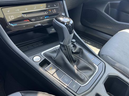 Used 2025 Volkswagen Jetta SE FWD image 16