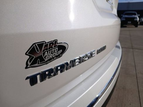 Used 2023 Chevrolet Traverse High Country image 34