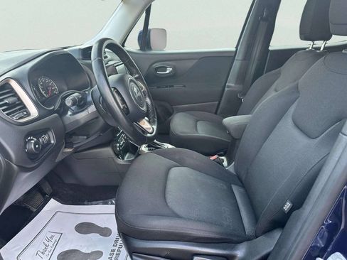 Used 2016 Jeep Renegade Latitude AWD/4WD image 9