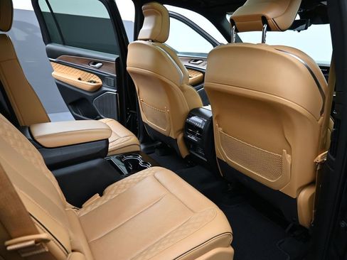 Used 2024 Jeep Grand Cherokee L Summit w/ Advanced Protech Group IV image 19