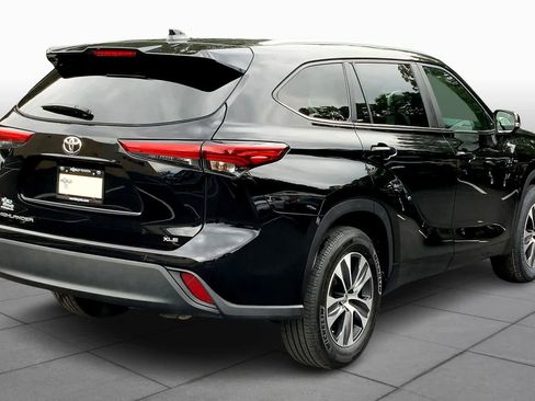 Certified 2023 Toyota Highlander XLE image 11