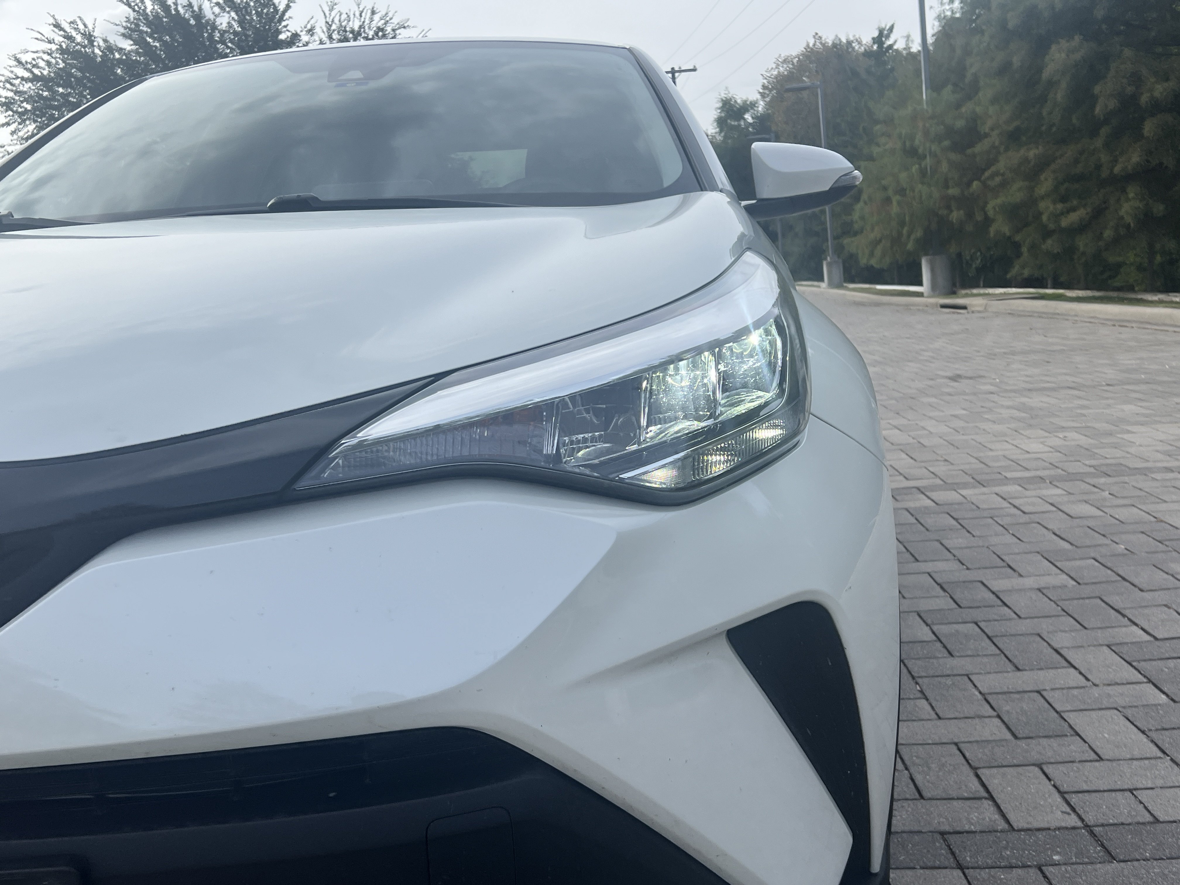 Used 2020 Toyota C-HR LE FWD image 5