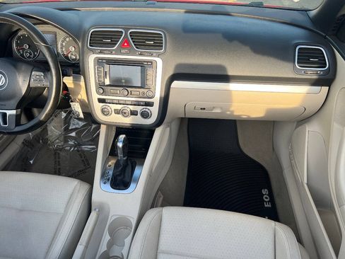 Used 2014 Volkswagen Eos Komfort FWD image 31