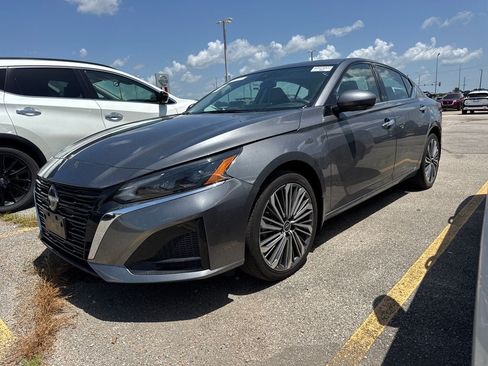 Used 2025 Nissan Altima 2.5 SL AWD/4WD image 1