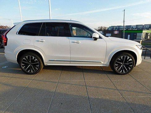 New 2026 Volvo XC90 B6 Plus w/ Protection Package Premier AWD/4WD image 7