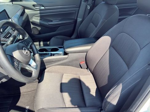 Used 2024 Nissan Altima 2.5 SV AWD/4WD image 12
