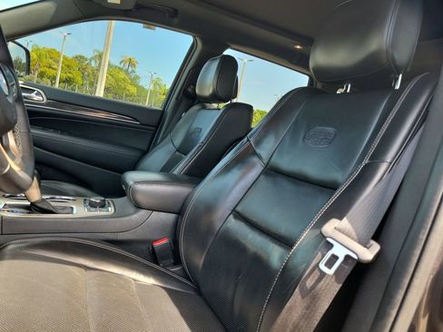 Used 2017 Jeep Grand Cherokee Overland w/ Jeep Active Safety Group AWD/4WD image 19