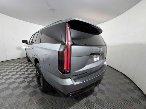 Used 2025 Cadillac Escalade ESV Sport Platinum w/ LPO, ONYX Package image 5