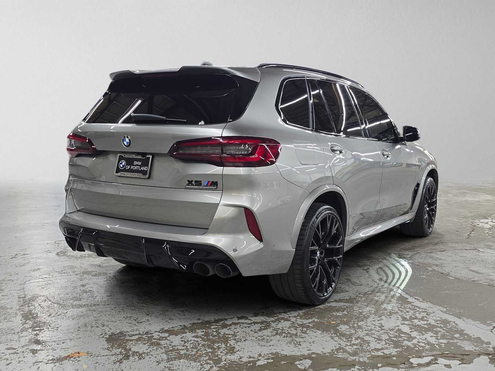 Used 2022 BMW X5 M w/ Competition Package 2 AWD/4WD image 3