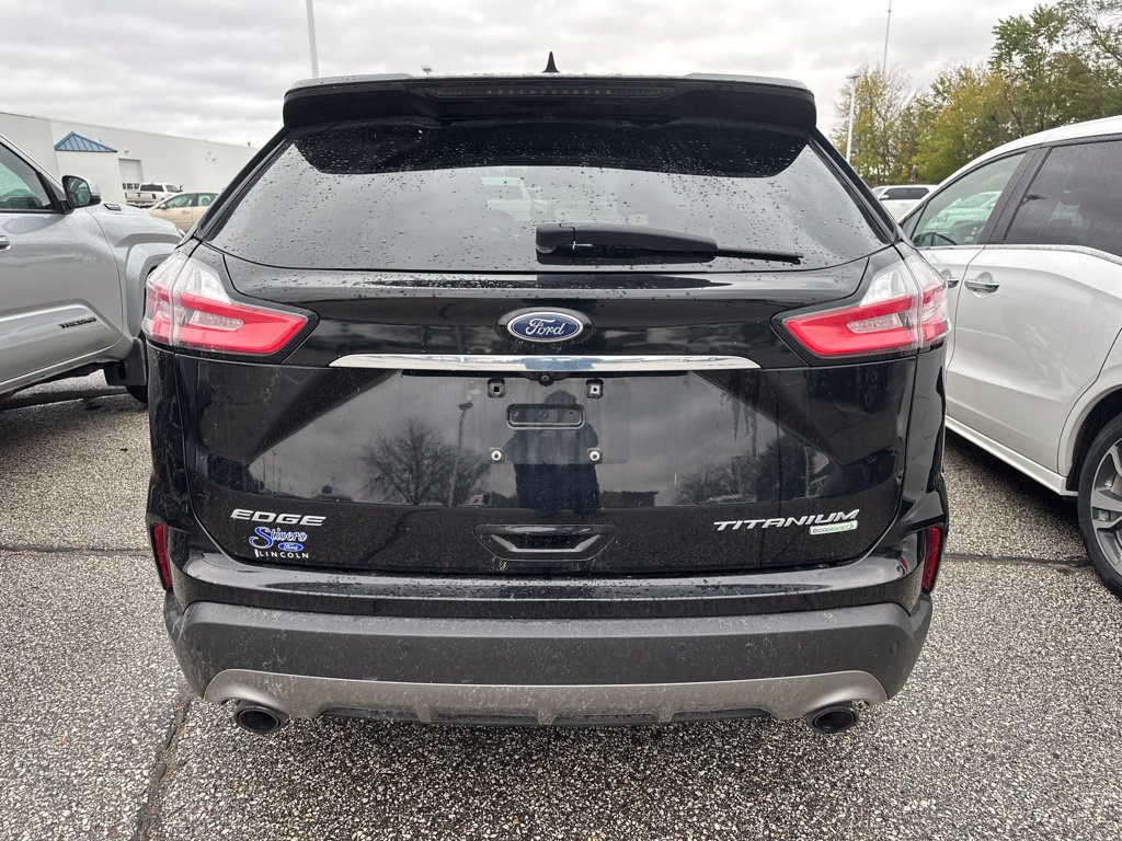 Used 2020 Ford Edge Titanium FWD image 3
