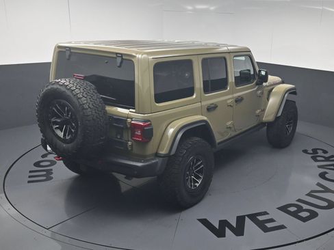 Used 2025 Jeep Wrangler Unlimited Rubicon AWD/4WD image 34