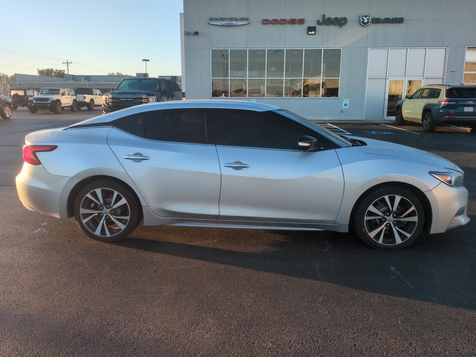 Used 2018 Nissan Maxima 3.5 SV FWD image 4