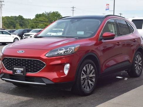 Used 2020 Ford Escape Titanium AWD/4WD image 15