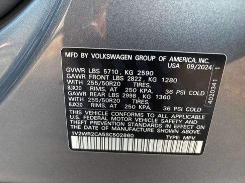 Used 2025 Volkswagen Atlas SE image 33