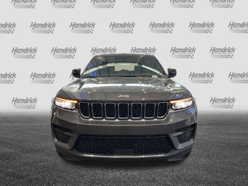 Certified 2025 Jeep Grand Cherokee Laredo X w/ Luxury Tech Group I RWD image 3