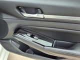 Used 2023 Nissan Altima 2.5 SV image 4
