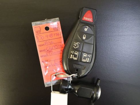 Used 2012 Chrysler Town & Country Touring w/ Entertainment Group #1 FWD image 46
