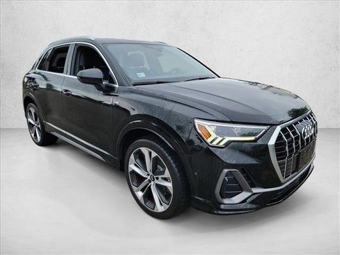 Used 2020 Audi Q3 2.0T Prestige w/ Prestige Package image 3