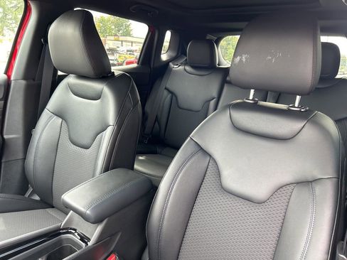 New 2025 Jeep Compass Latitude w/ Sun & Sound Group image 25