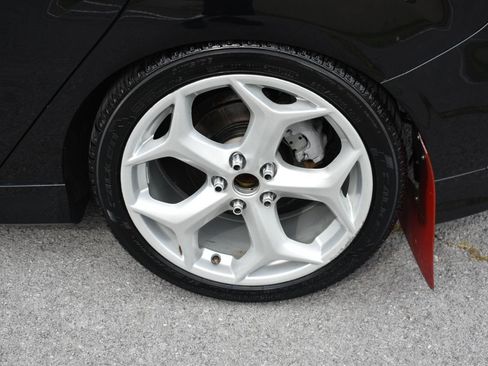 Used 2016 Ford Focus ST FWD image 29