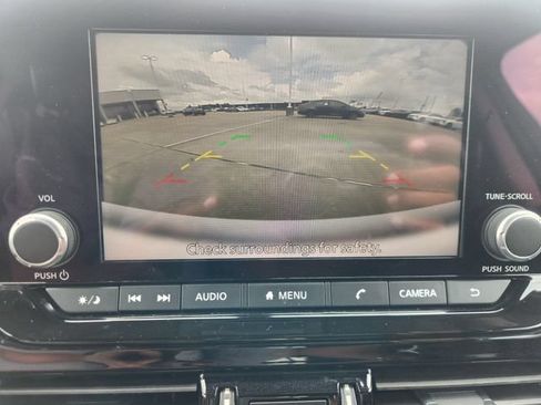 Used 2025 Nissan Pathfinder SV FWD image 16