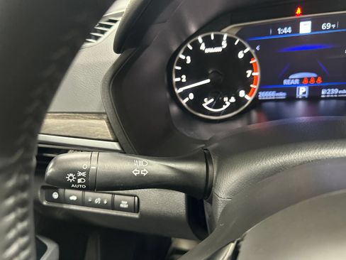 Used 2025 Nissan Altima 2.5 SL AWD/4WD image 45