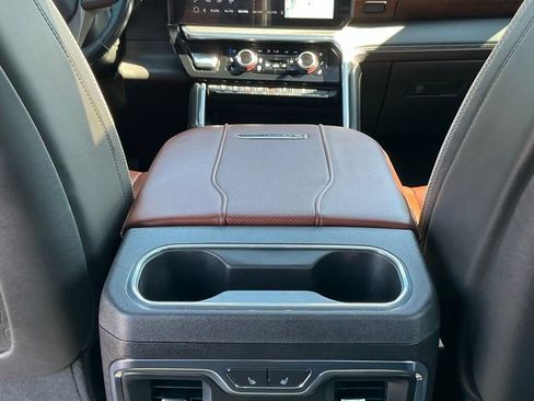Used 2024 GMC Sierra 2500 Denali Ultimate AWD/4WD image 29