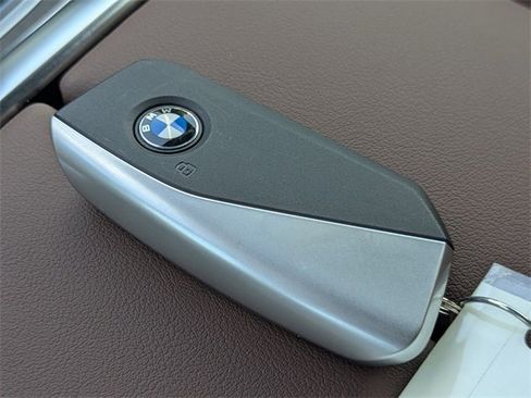 New 2026 BMW X5 xDrive50e image 34