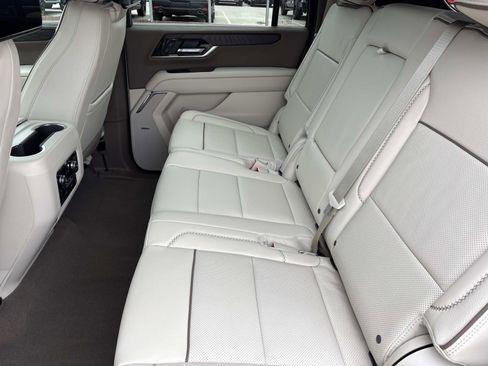 Used 2026 GMC Yukon XL Denali w/ Denali Reserve Package image 31