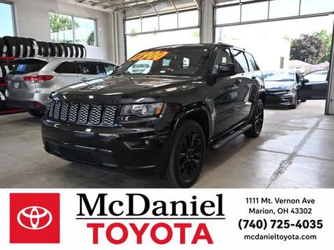 Used 2018 Jeep Grand Cherokee Altitude AWD/4WD image 1