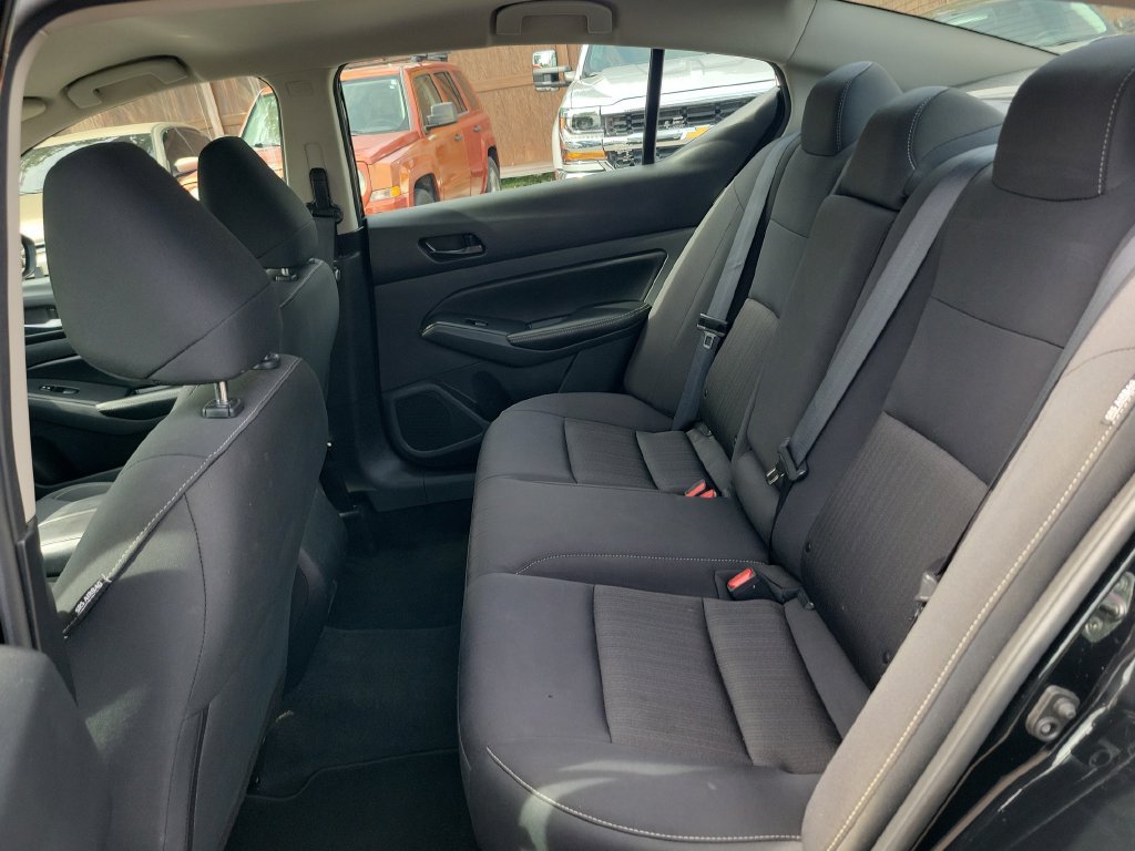 Used 2025 Nissan Altima 2.5 SV FWD image 15