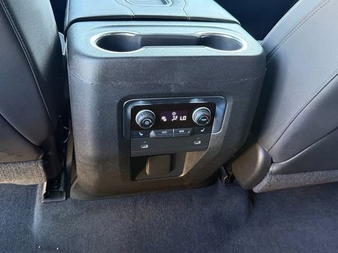 Used 2021 Chevrolet Tahoe Premier w/ Premium Package AWD/4WD image 28