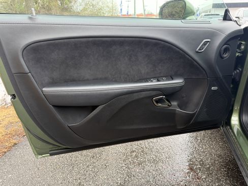 Used 2022 Dodge Challenger SRT Hellcat w/ Plus Package image 4