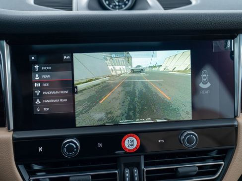 New 2026 Porsche Macan image 19