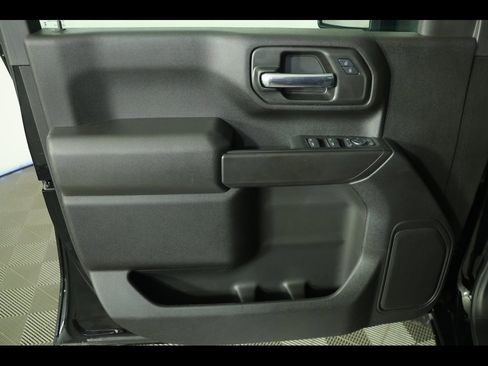 Used 2025 Chevrolet Silverado 2500 Custom w/ Custom Value Package image 21