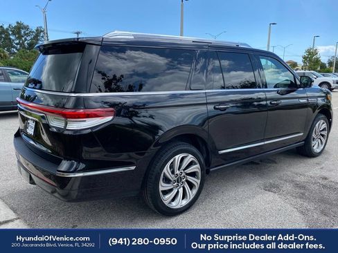 Used 2022 Lincoln Navigator L Reserve AWD/4WD image 12