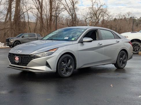 Used 2021 Hyundai Elantra SEL image 7