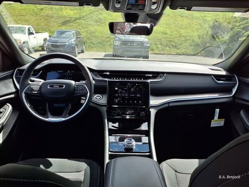 New 2025 Jeep Grand Cherokee L Laredo w/ Luxury Tech Group I image 13