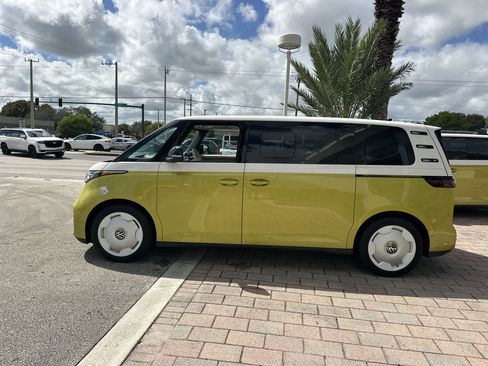 New 2025 Volkswagen ID. Buzz 1st Edition image 4
