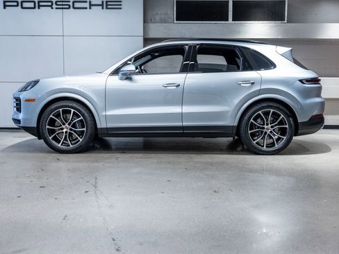 New 2026 Porsche Cayenne AWD/4WD image 2
