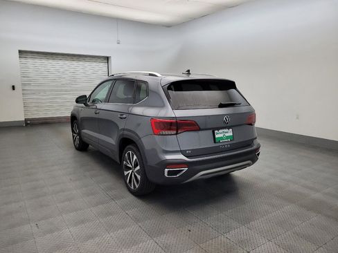 Used 2024 Volkswagen Taos SE FWD image 5