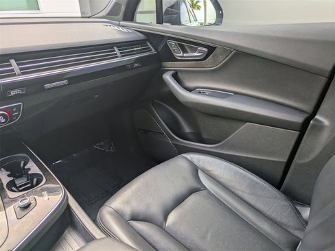 Used 2019 Audi Q7 3.0T Prestige w/ Prestige Package image 18