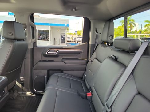 Used 2022 Chevrolet Silverado 1500 RST w/ Convenience Package II AWD/4WD image 10