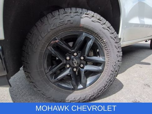 Used 2020 Chevrolet Silverado 1500 LT Trail Boss AWD/4WD image 16