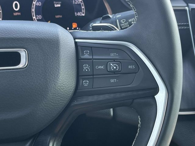 Used 2023 Jeep Grand Cherokee Altitude AWD/4WD image 29